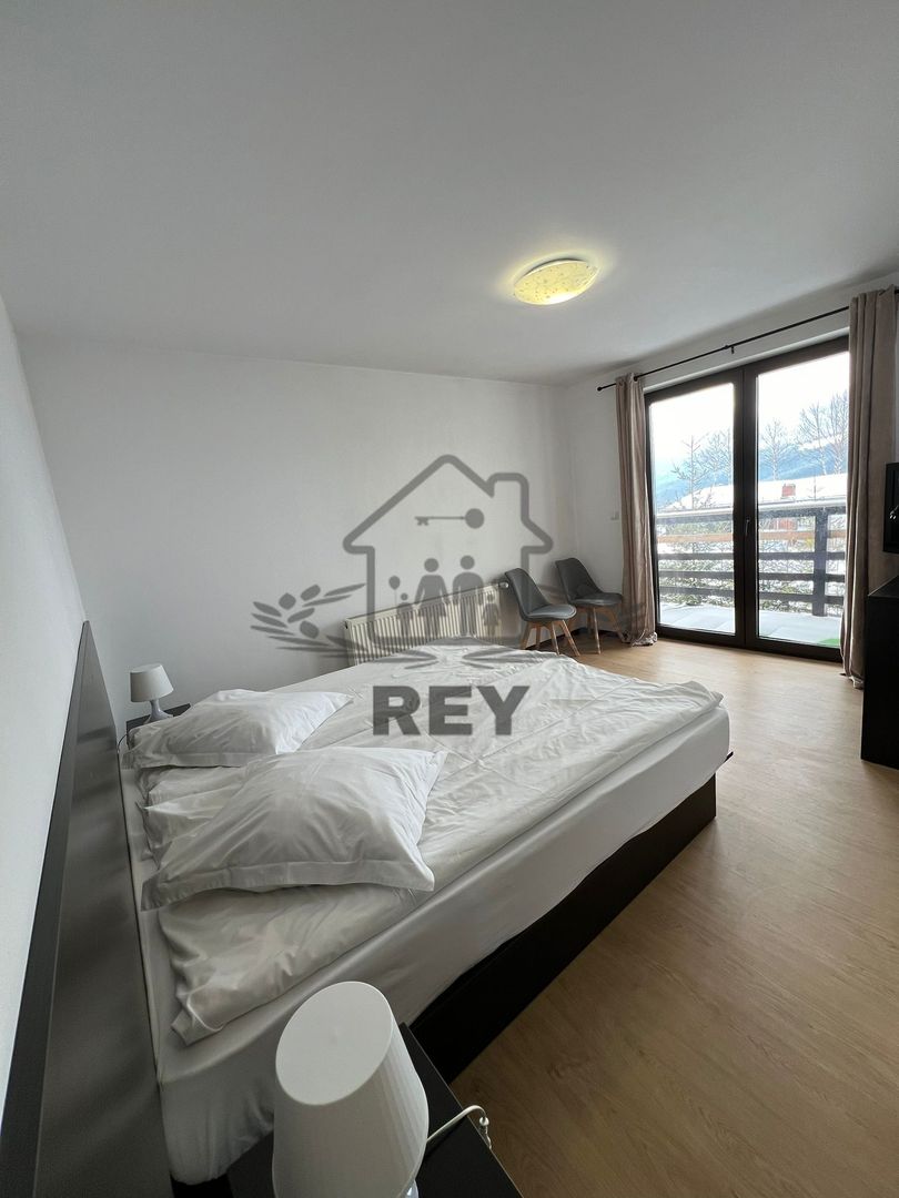 Vila / Hotel de vânzare în Păltiniș - Poză 4