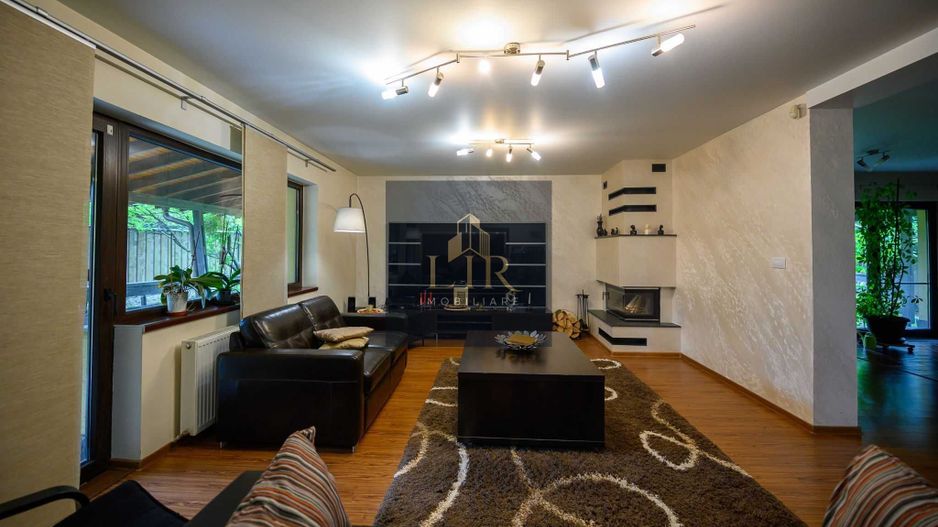 Vilă 5 camere 240 mp, mobilata,teren 806 mp – Platou Galata, Iași - Poză 1