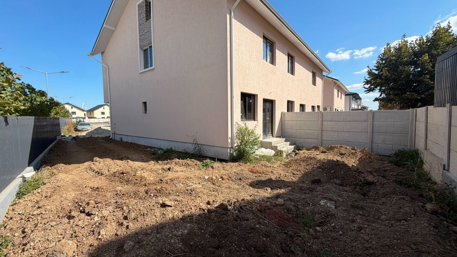 CASA TRIPLEX, TOATE UTILITATILE, INCALZIRE PARDOSEALA, COMISION 0% - Poză 2