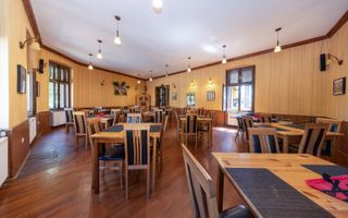 Proprietate turistică în centrul Cristianului 760 mp, teren 1.700 mp - Poză 10