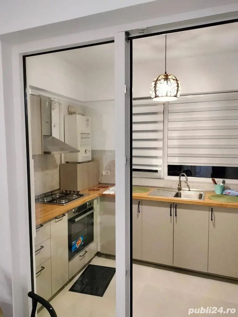 Studio - Central Address - Poză 4