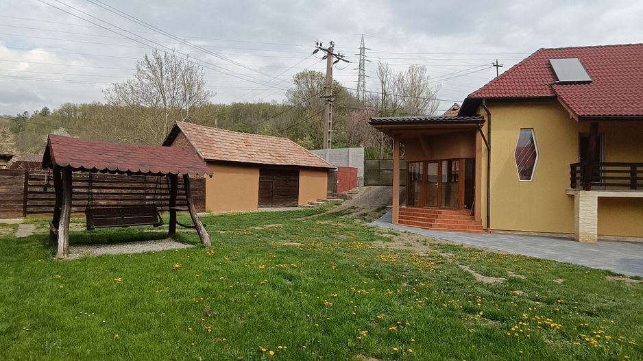 Casa cu 3 camere, 150 mpu, mobilata, utilata, garaj, curte, Ampoita - Poză 22