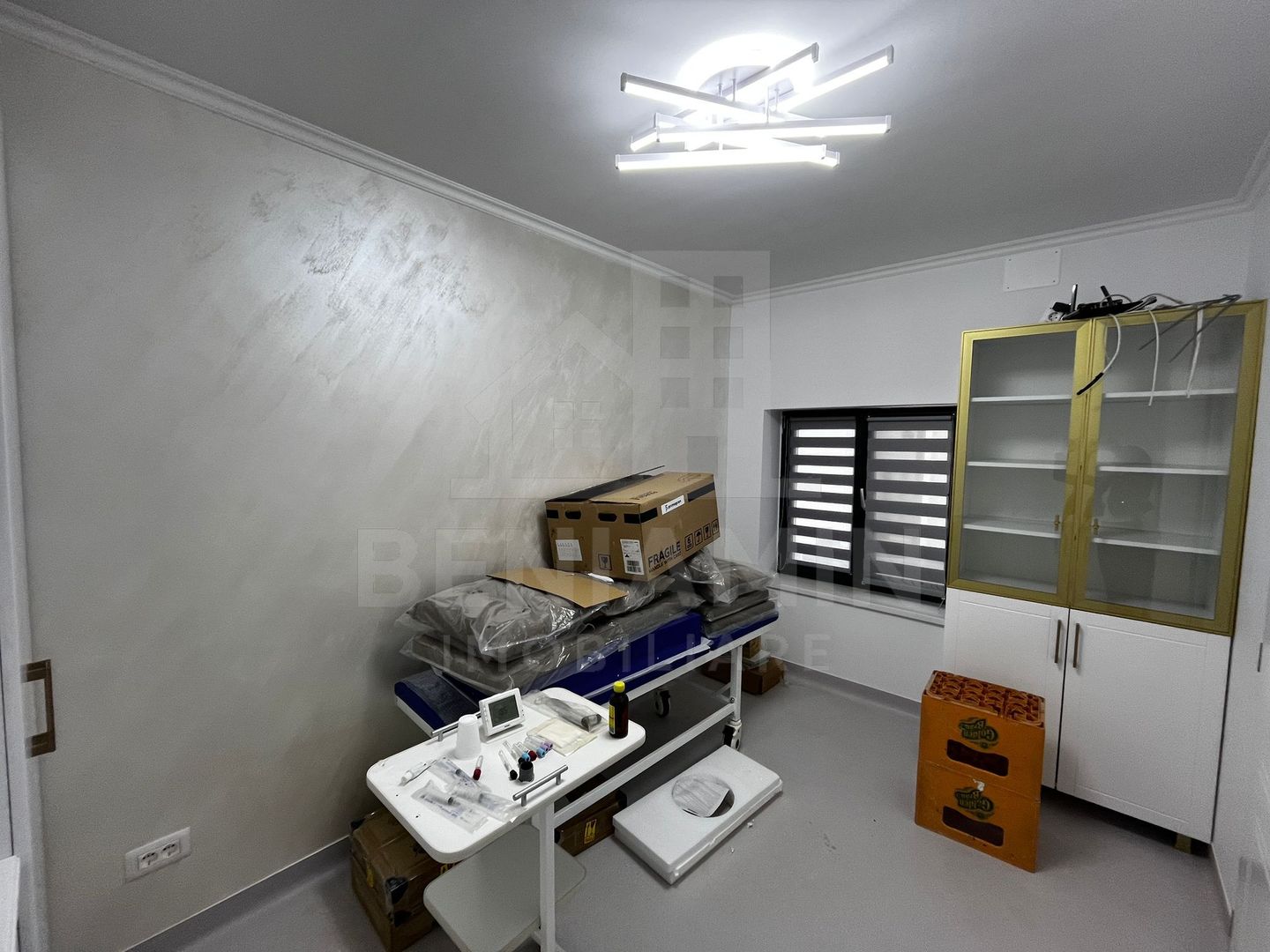 Spatiu modern cabinete medicale parter 50mp Toporasi Promenada - Poză 9