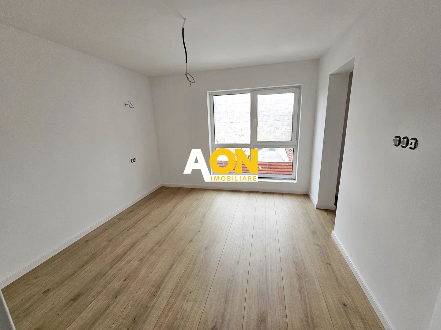 1/2 Duplex finisat 90%, 4 camere, 317 mp teren, zona Centru - Poză 11