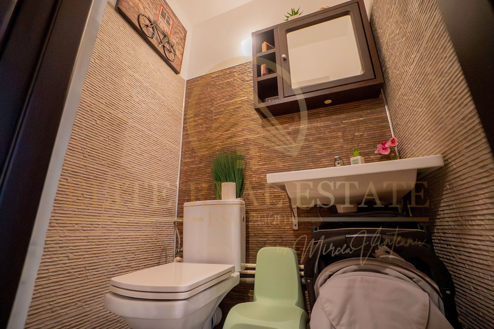 Capitol - Vânzare 3 camere,  etaj 1 , mobilat si utilat complet. - Poză 3