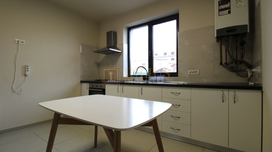 Casa Giroc, 4 camere, 2 bai, curte interioara. - Poză 6