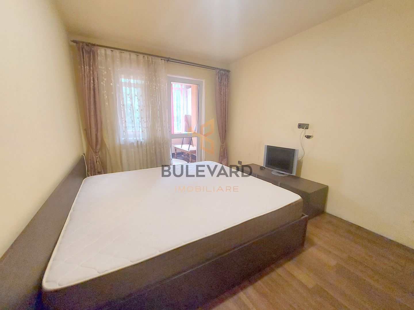 Apartament cu 2 camere , zona strazii Sub Cetate! - Poză 5