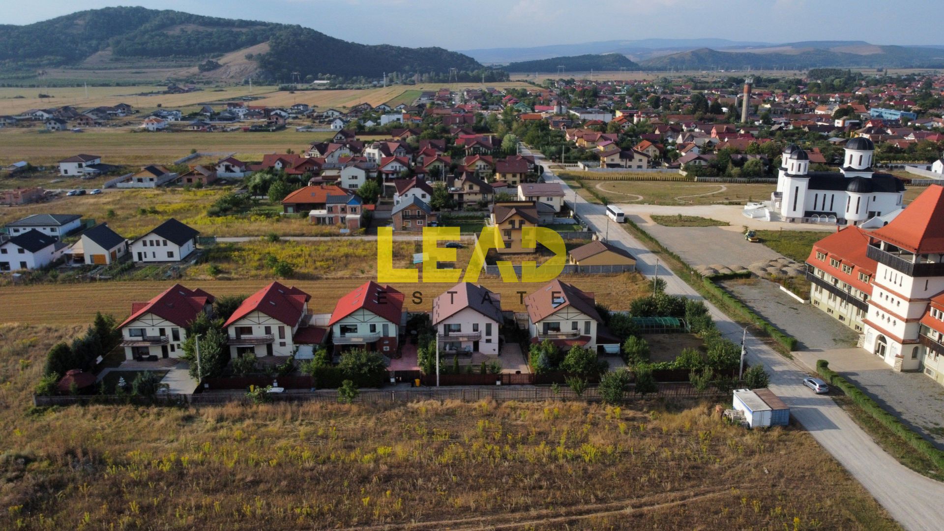 Oportunitate de achizitie vila deosebita, 250 mpu, curte 615 mp in Harman! - Poză 12