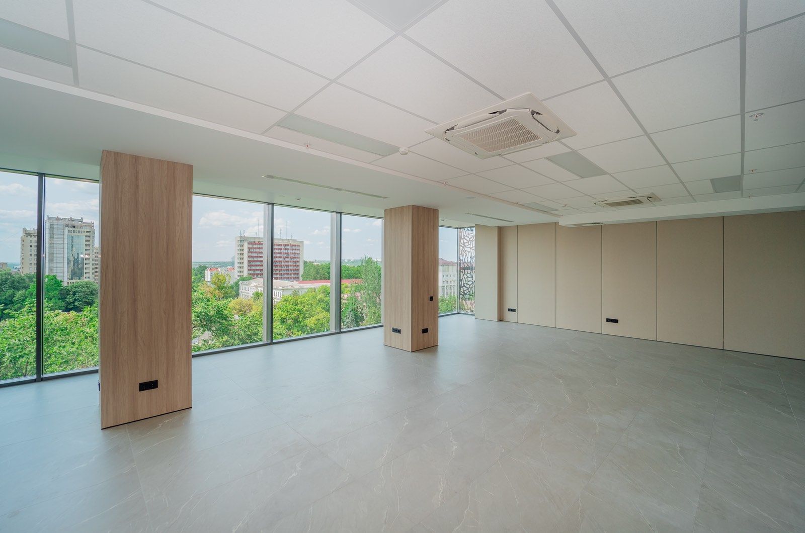 Spațiu Comercial de Închiriat – 120,7 m² | Business Center Premium | Chișinău, Centru | Bulevardul Ștefan cel Mare și Sfânt 115/1 - Poză 1