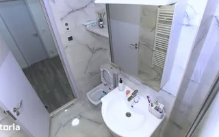 Apartament spatios renovat, Podu Iloaiei, etaj 2 - Poză 11