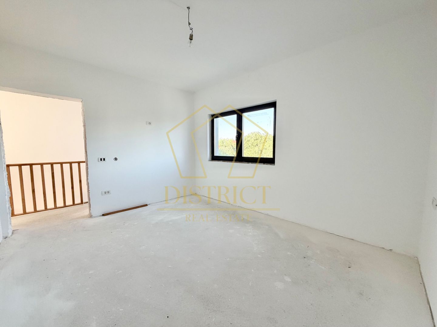 Duplex-uri cu 4 camere, 3 bai si perete coumn dublu in Chisoda, la asfalt. - Poză 14