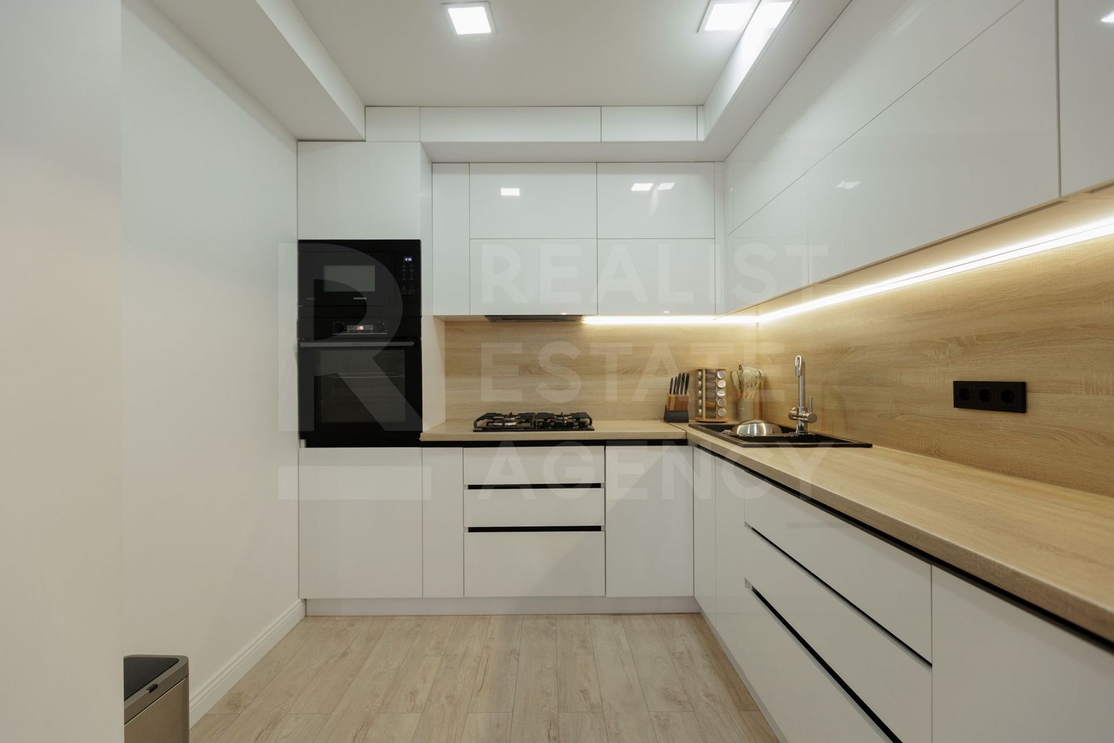 Vânzare, apartament, 2 camere+living, str. Alexandru Cel Bun, Ialoveni - Poză 12