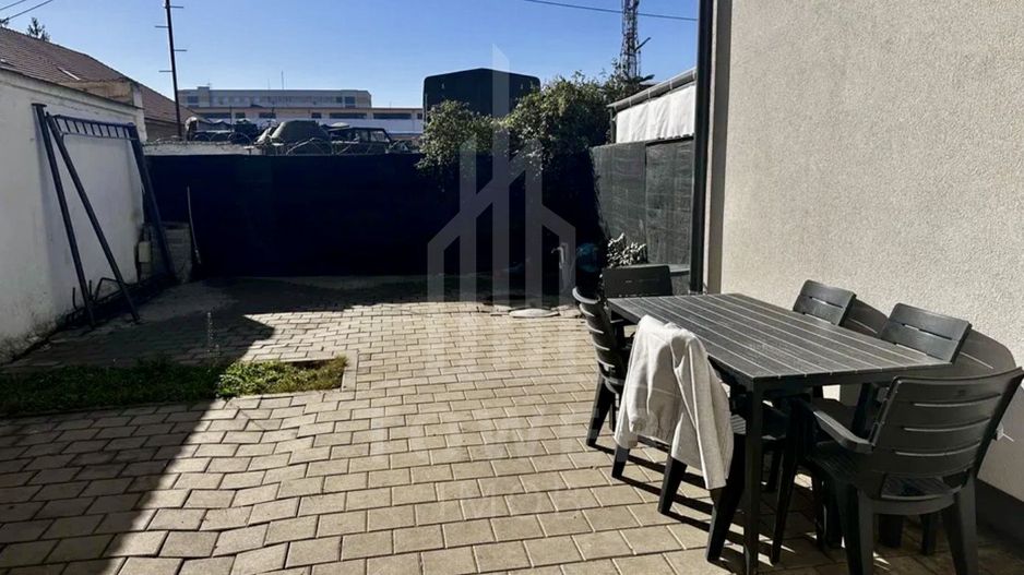 De inchiriat Apartament modern 3 camere cu curte privată şi parcare - Poză 6