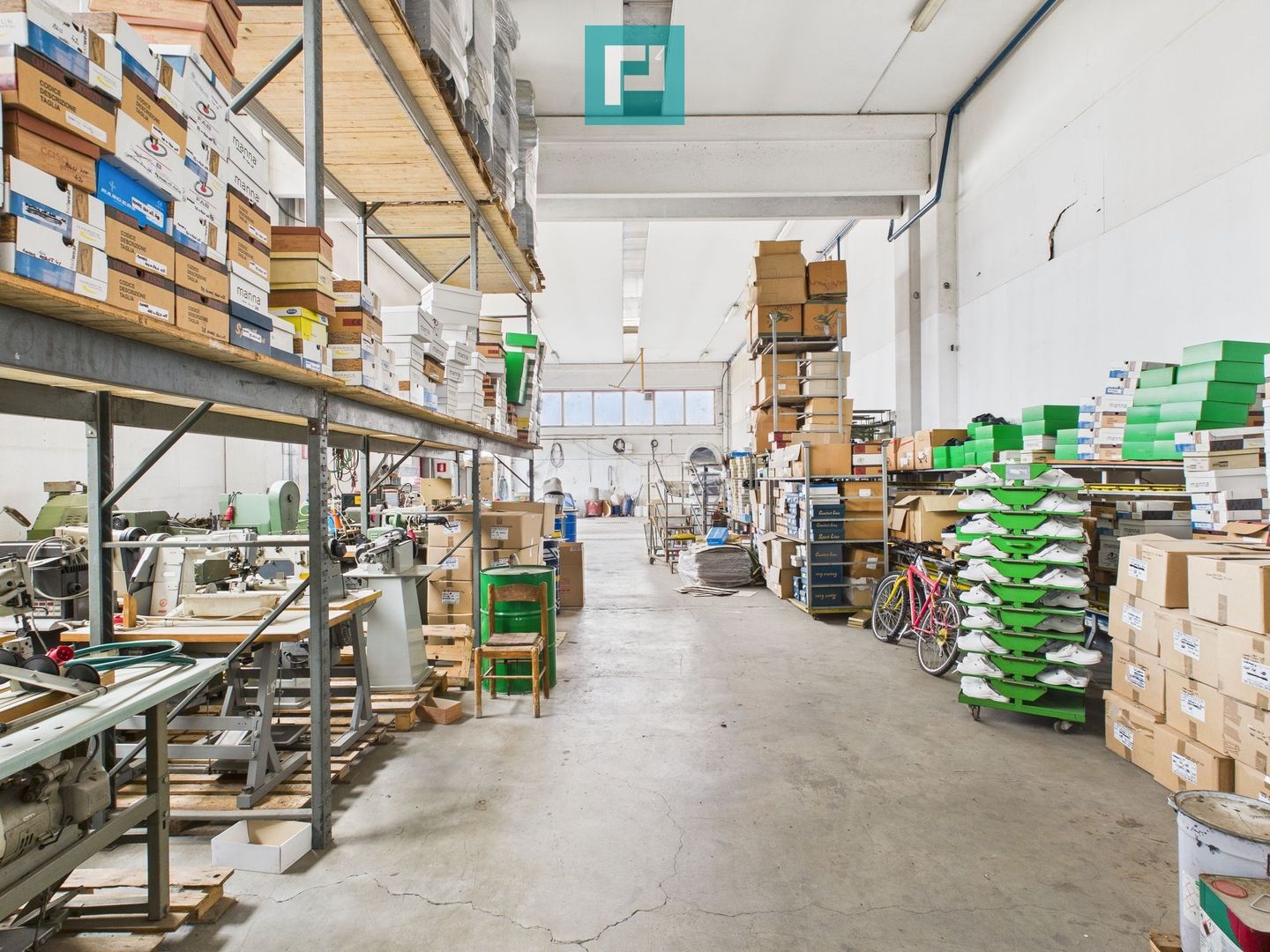 Hală de producție, cu birouri și teren, în Sebiș - Poză 56