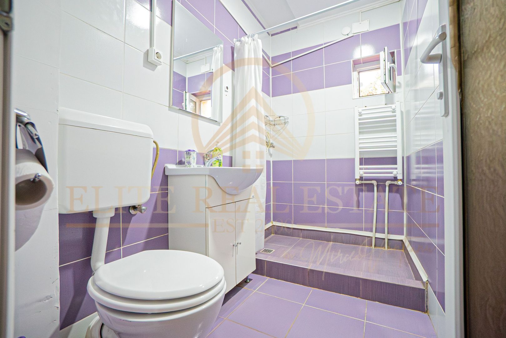 Casă spațioasă cu funcțiune de pensiune – Kamsas - Poză 12