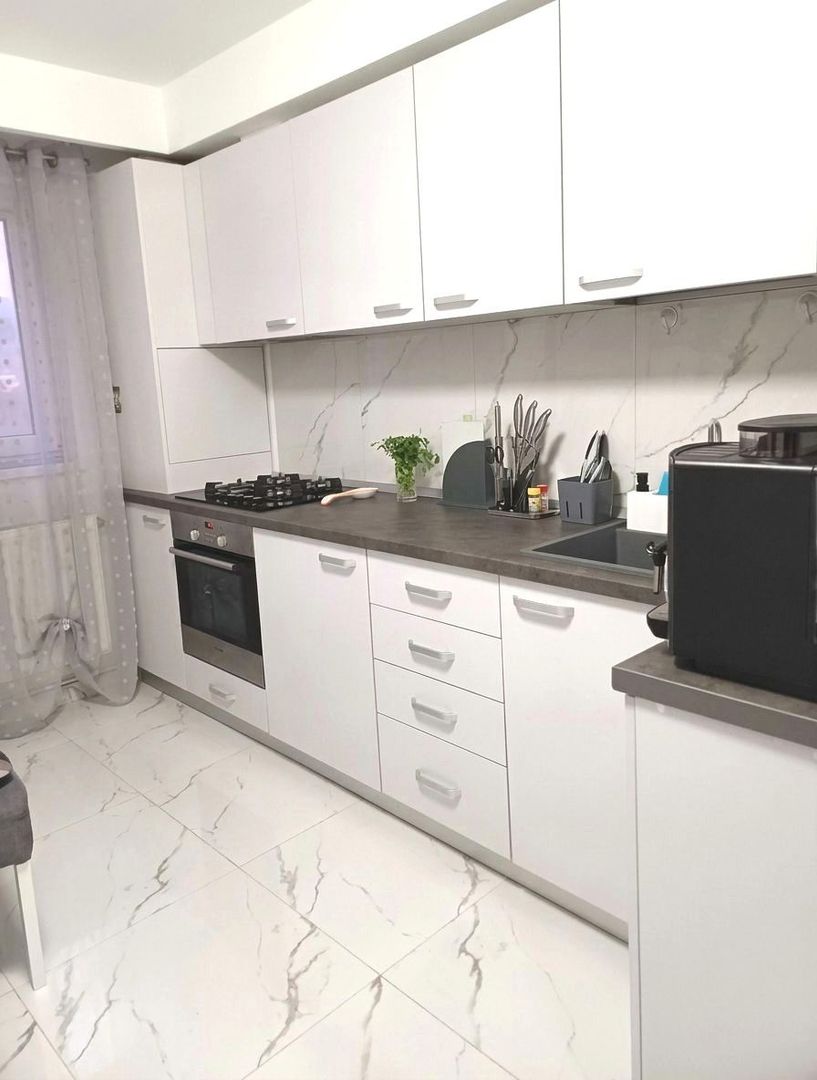 Apartament 2 camere, Cetate, zona piata, et.3, renovat - Poză 1