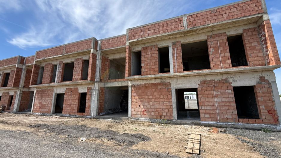 Eleganță și natură: vilă urbană exclusivistă în Tunari - Poză 14