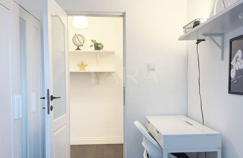 Apartament cu 3 camere, zona Facultatea de Litere. - Poză 11