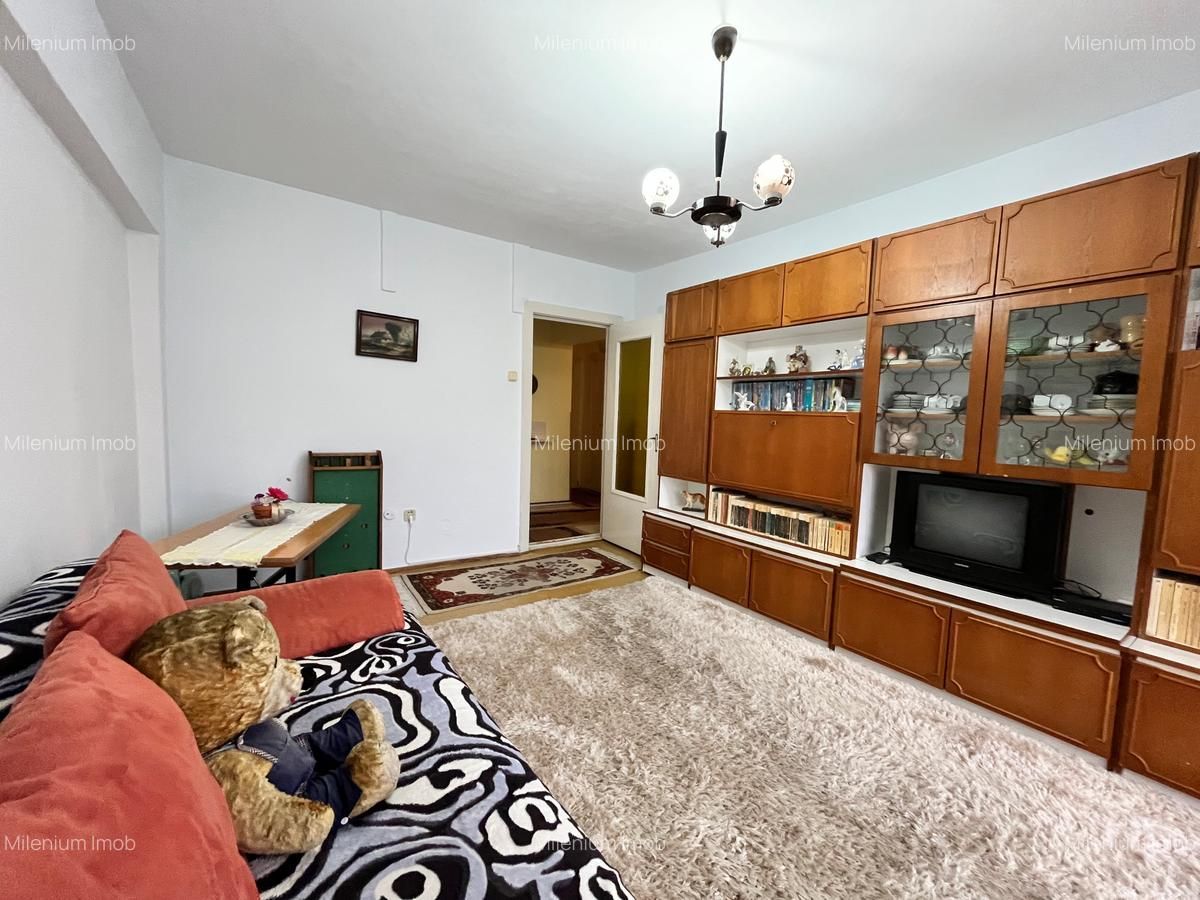 Comion 0%. Apartament trei camere, doua bai, Tractorul. - Poză 2