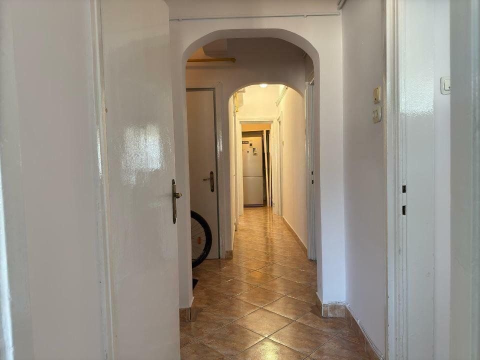 ap. 3 camere 2 bai 2 balcoane 2 scari 2 lifturi Calea Victoriei Biserica Amzei - Poză 12