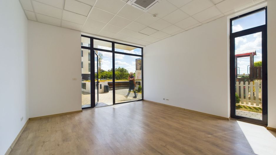 Spațiu Comercial Modern în Zona Aradului, Iulius Mall - Poză 5