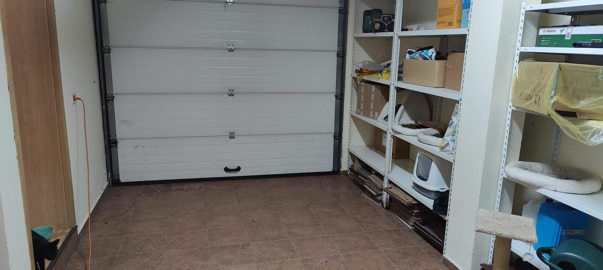 Vila spatioasa ideala pentru diferite activitati sau ptr.locuit -NEMOBILATA - Poză 12