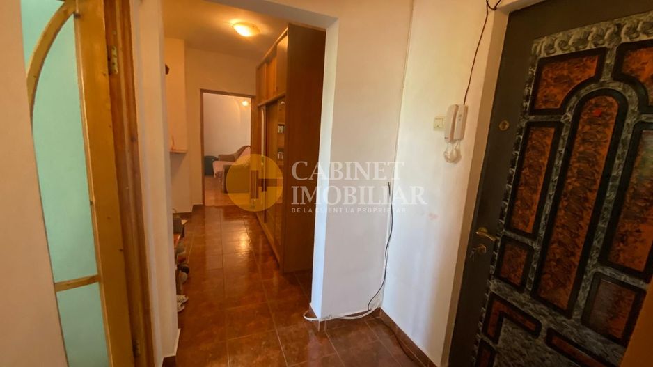 Galata - 2 Camere Decomndat - Etaj 2 - Bloc 1980 - Poză 6