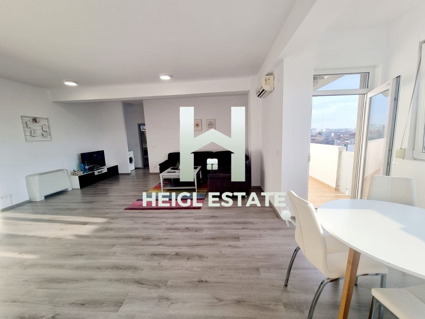Apartament spatios  cu 2 camere  in Torontalului - Poză 2