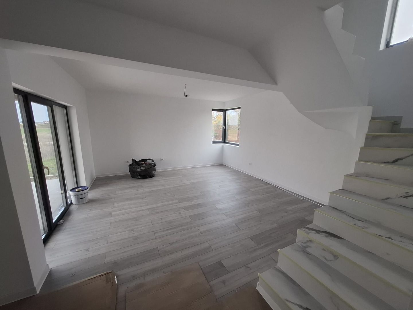 Casa 4 camere Comuna Berceni / Primaverii - Poză 2