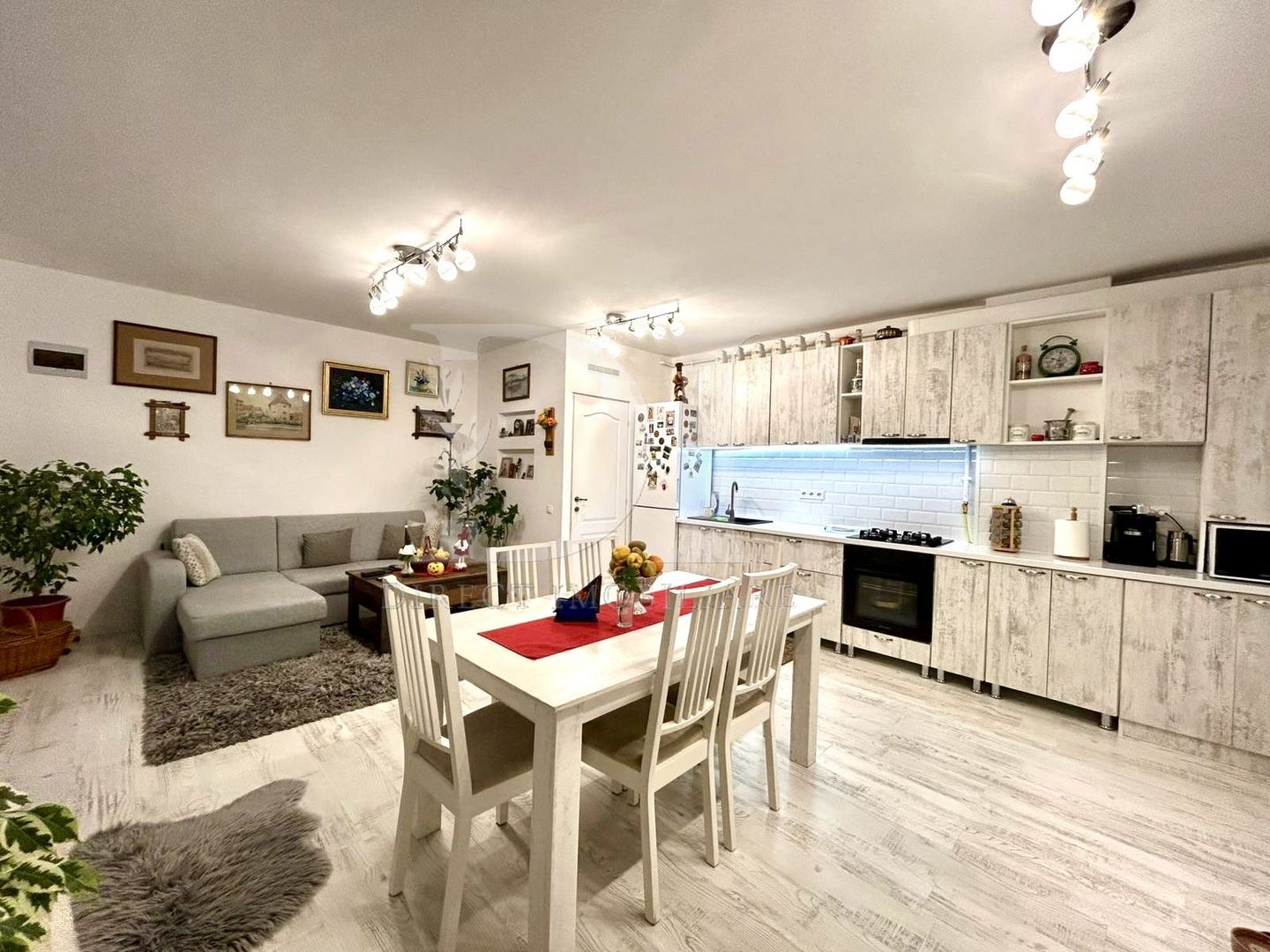 Apartament la cheie / Zona Terra - Poză 1