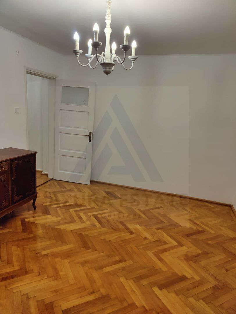 Apartament 3 camere bucatarie inchisa etajul 1 pe Calea Dumbravii - Poză 1