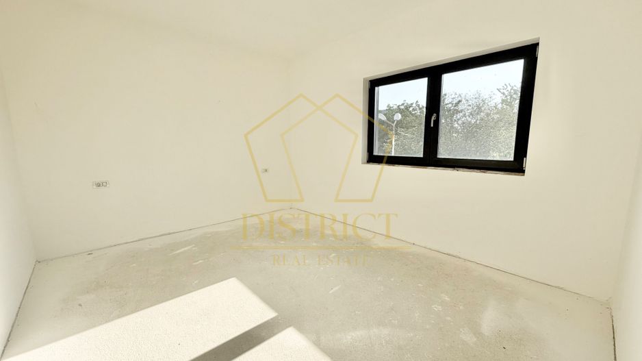 Duplex-uri cu 4 camere, 3 bai si perete coumn dublu in Chisoda, la asfalt. - Poză 16