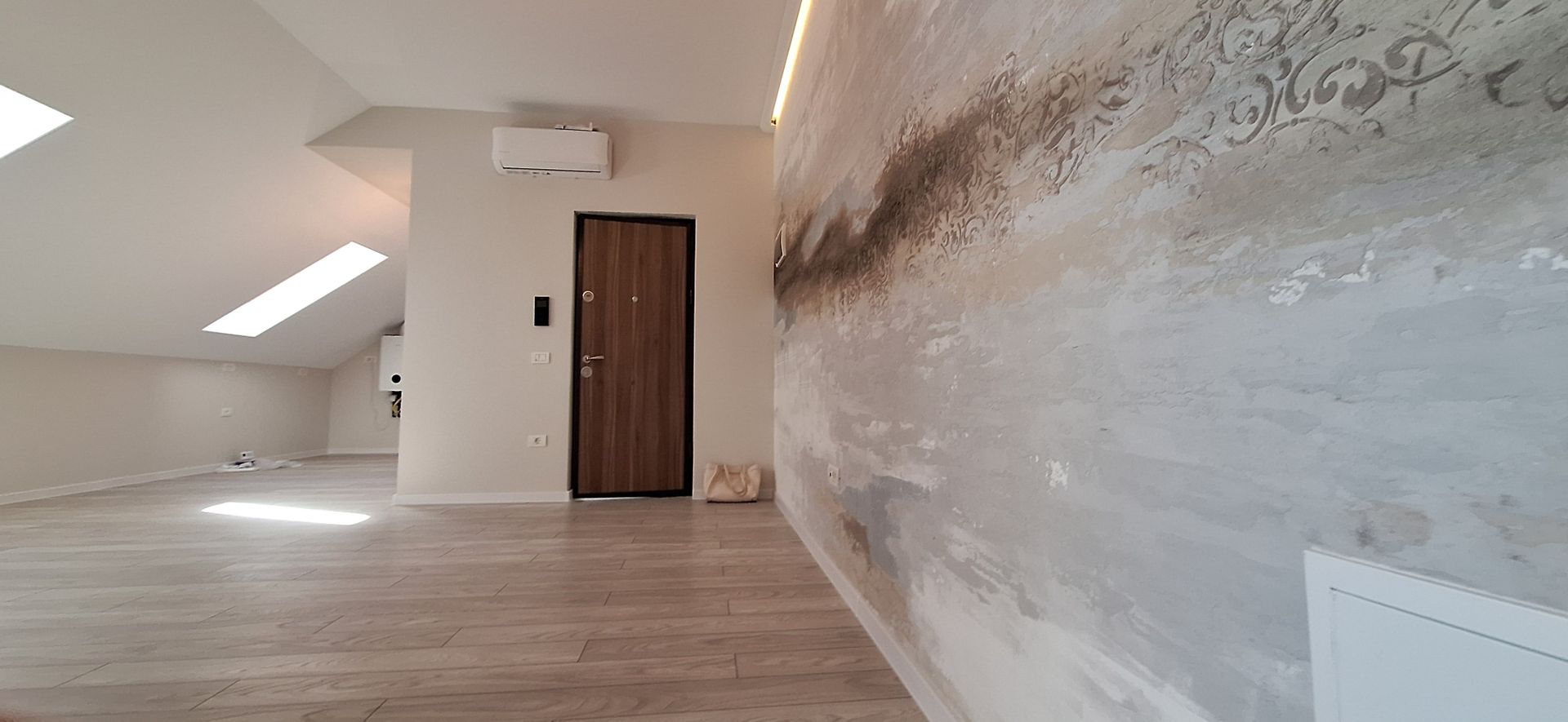 Apartament cu 2 camere si loc de parcare - Poză 16