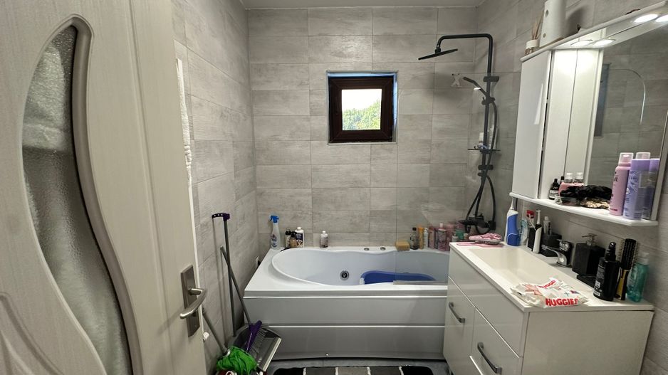 Apartament cu 3 camere, renovat modern, mobilat si utilat, zona CENTRU; - Poză 7