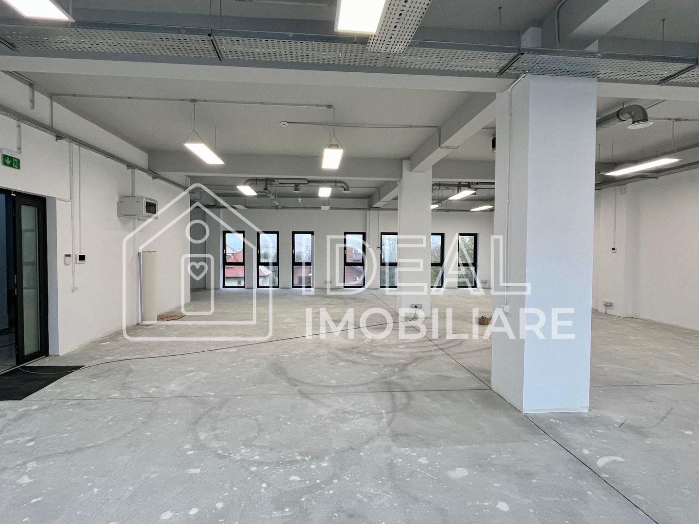 Spatiu comercial de inchiriat- 200 mpu, zona Podul Garii - Poză 1