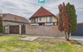 Casă spațioasă în Sântana - Poză 36