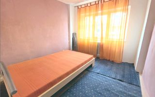 Apartament 2 camere decomandat et.2 Cetate zona Mercur - Poză 3