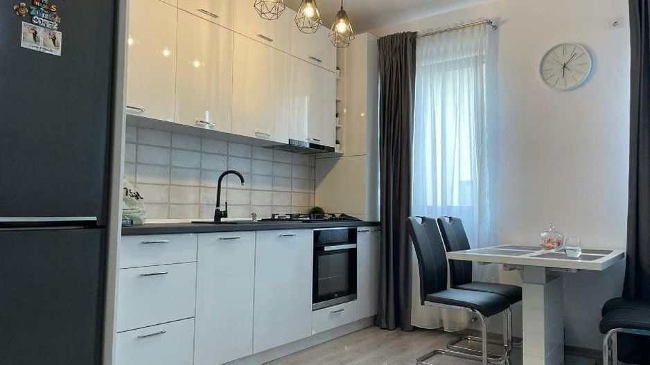 Giroc-Penny | 2 Camere | Etaj 1 | Mobilat si Utilat | Loc de parcare - Poză 3