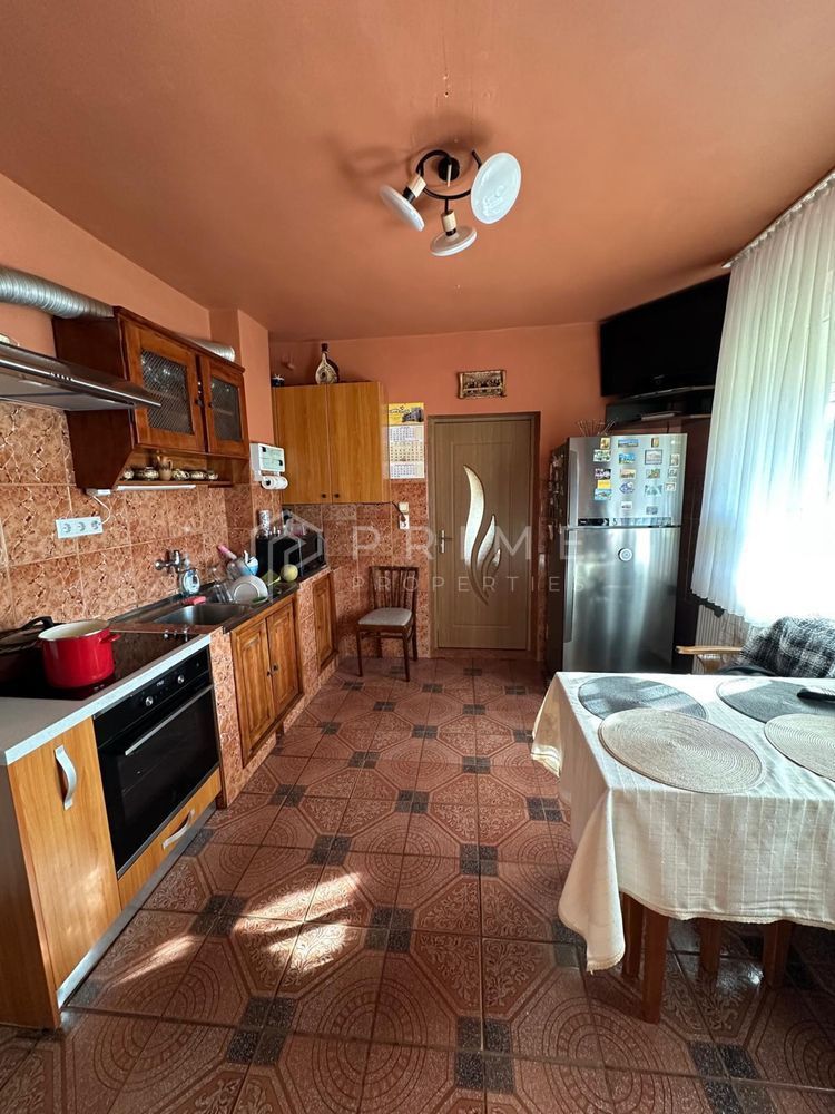 Casă spațioasă de vânzare – Corunca, zona Vatman - Poză 4