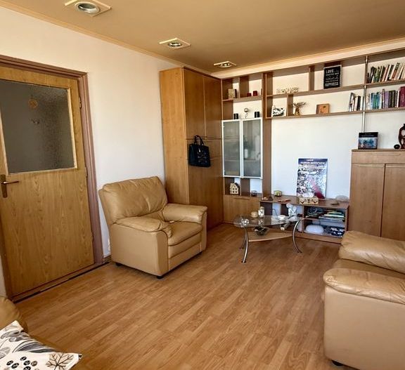 DE VANZARE | APARTAMENT 2 CAMERE | 1 MAI - Poză 4