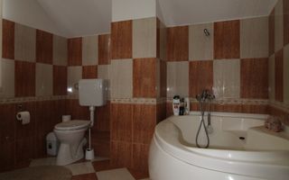 Casa in Blascovici, 5 camere + 3 bai, centrala proprie - Poză 28