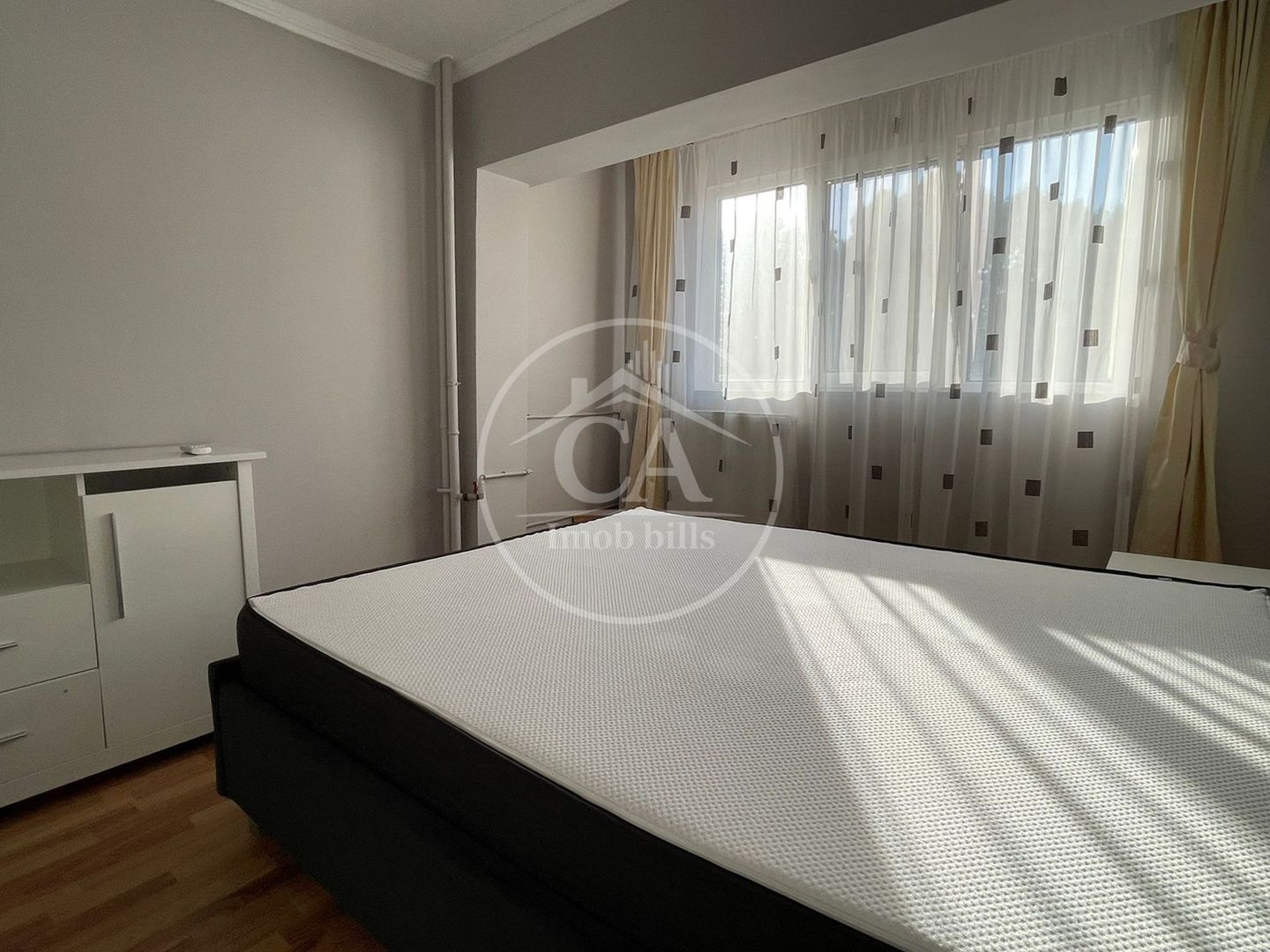 Apartament de închiriat cu 3 camere în zona Dacia, Oradea - Poză 3