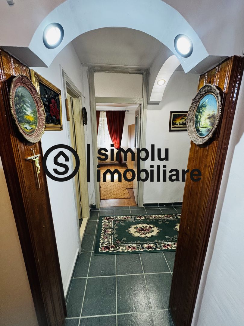 3 decomandate, centrala, 1 Mai - 110 000 Euro - Poză 11