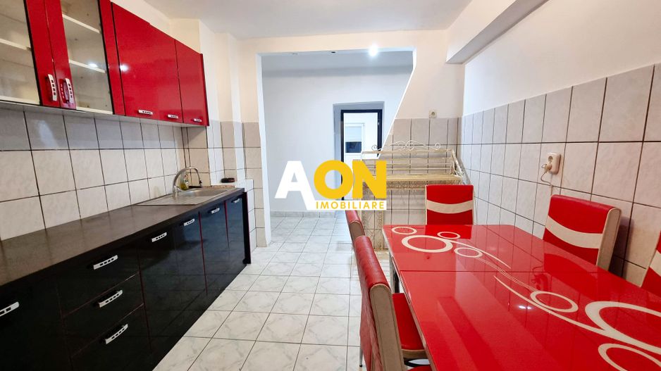 Apartament 3 camere, 2 bai, decomandat, etaj 3,  Cetate, zona Mercur - Poză 2