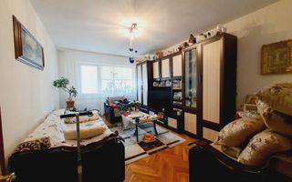 Apartament 4 camere cu scara interioara in Cetate - Poză 1