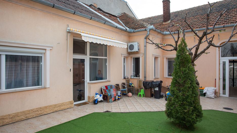 Vilă, singur în curte, central, Oradea 128 mp. 800  E/lună. Comision 0 - Poză 23