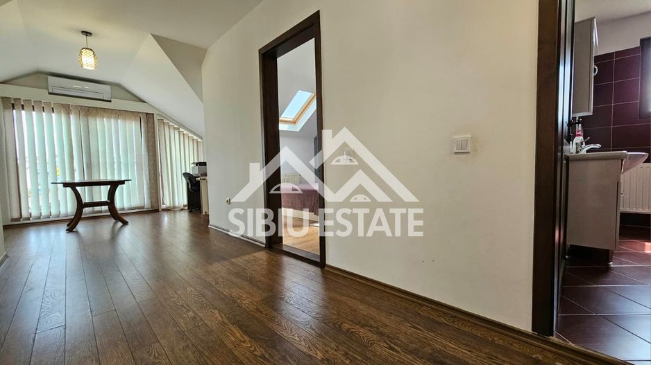 Casa de inchiriat 6 parcari - Poză 4