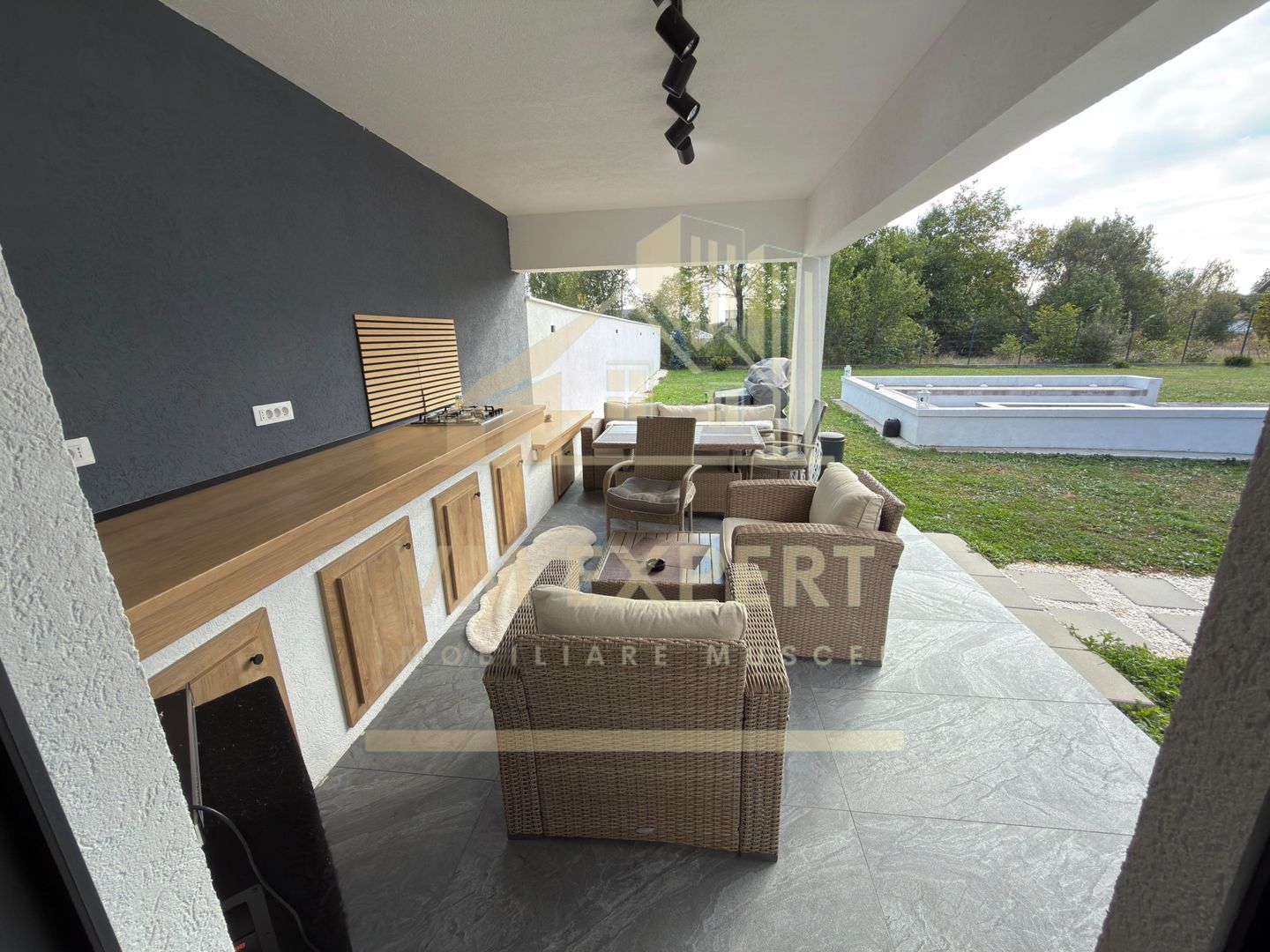 CASĂ 5 CAMERE TEREN 1600 MP CAMPULUNG - Poză 49