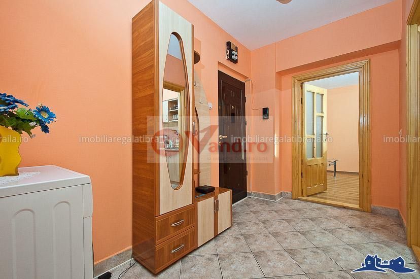 De inchiriat apartament cu 2 camere, Piata Centrala, 345 euro - Poză 5
