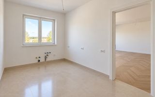 Despartit prin camera tehnica. 5 camere, 3 bai. Dotari premium. - Poză 5